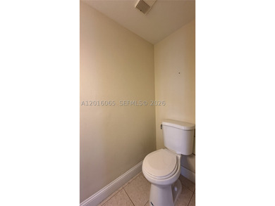 Rare, oversized split-plan residence on the 14th floor at the - photo 39