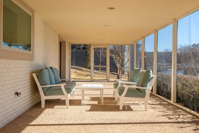 Exceptional waterfront living on Lake Hamilton! This beautifully - photo 42