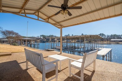 Exceptional waterfront living on Lake Hamilton! This beautifully - photo 45