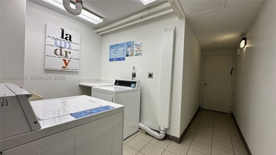 Rare, oversized split-plan residence on the 14th floor at the - photo 52