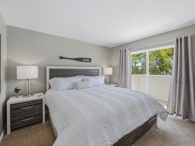 SUPER CLOSE TO THE BEACH! DOCK! 3 BEDROOMS! Beautifully - photo 9