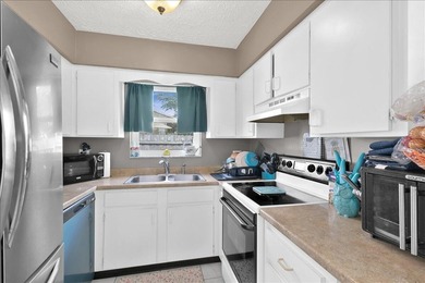 This beautiful CBS home features a 2021 metal roof, spacious - photo 21