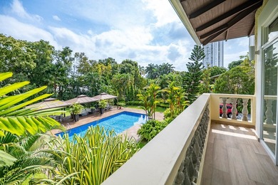 Luxury Remodeled Residence in Altos del Golf - Space, Privacy & - photo 24
