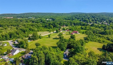Space to breathe, land that will never change, and a home that's - photo 36