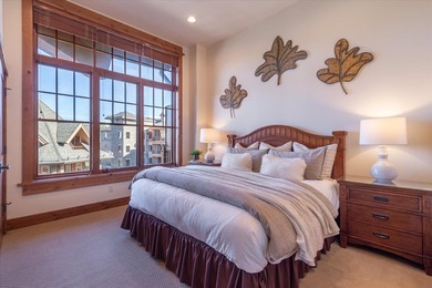 Experience the best of mountain living in this top-floor - photo 8