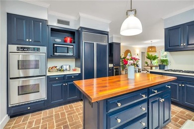 2nd home from the Ocean!!!A Charming Sea Island Cottage is - photo 8
