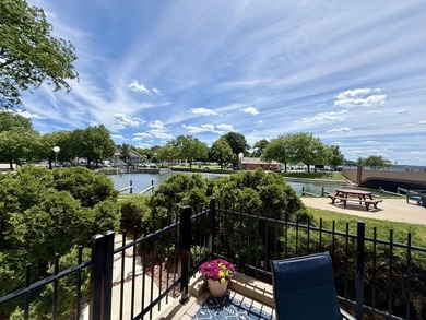Experience unmatched downtown Lake Geneva living in this - photo 3