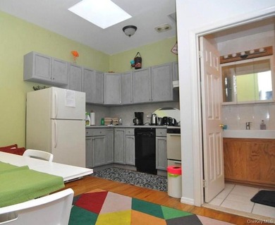 Located in a vibrant commercial corridor, 941 Manhattan Avenue - photo 11