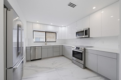 (private lake, pond, coastal) Condo For Sale in Delray Beach Florida