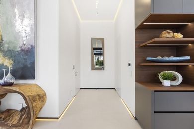 Unparalleled luxury new construction on 100' of prime - photo 24