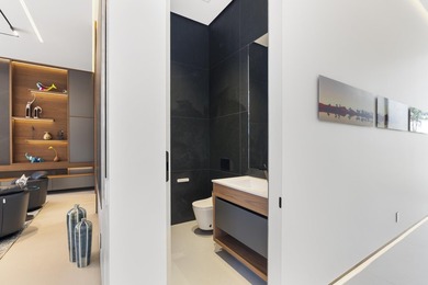 Unparalleled luxury new construction on 100' of prime - photo 27