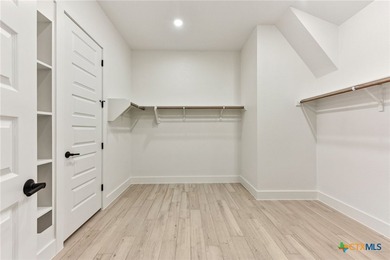 Auburn Plan with upgraded kitchen, quartz countertops, dry bar - photo 34