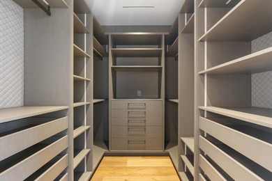 Unparalleled luxury new construction on 100' of prime - photo 49