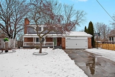 (private lake, pond, creek) Home For Sale in New Baltimore Michigan