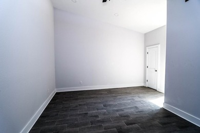 PRIVACY, CONVENIENCE AND CLASS - ALL IN ONE SPOT! Welcome to - photo 17