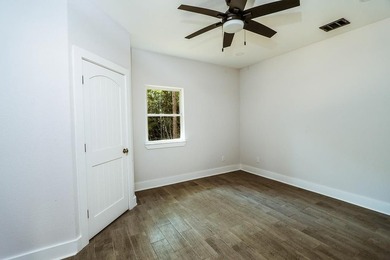PRIVACY, CONVENIENCE AND CLASS - ALL IN ONE SPOT! Welcome to - photo 19