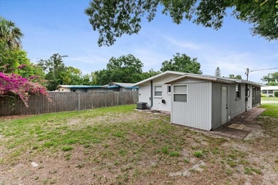CHARMING COTTAGE JUST 2 MILES FROM DOWNTOWN SARASOTA Nestled on - photo 22