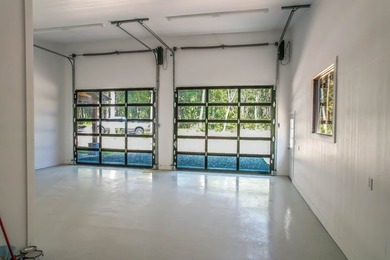 PRIVACY, CONVENIENCE AND CLASS - ALL IN ONE SPOT! Welcome to - photo 22