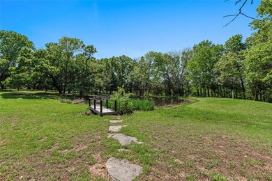 This exceptional property offers a rare three-in-one - photo 32