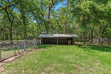 This exceptional property offers a rare three-in-one - photo 33