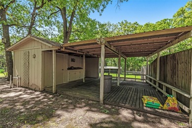 This exceptional property offers a rare three-in-one - photo 34