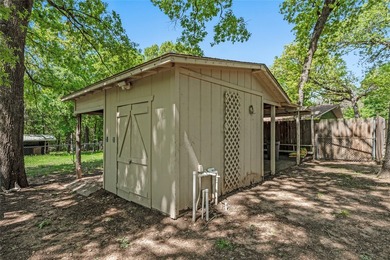 This exceptional property offers a rare three-in-one - photo 35