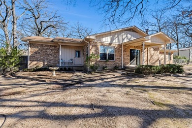 This exceptional property offers a rare three-in-one - photo 36