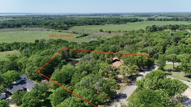 This exceptional property offers a rare three-in-one - photo 40
