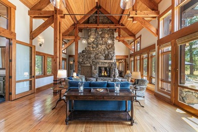 This serene Lahontan retreat is set in a private meadow with - photo 4