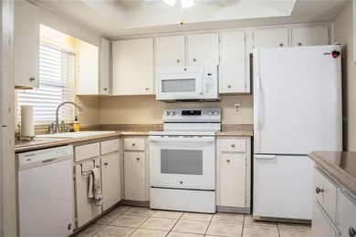 Affordability!! Southside Move-In Ready Villa! Don't miss this - photo 8