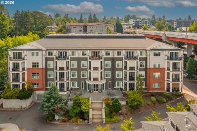 Lake Condo For Sale in Portland, Oregon