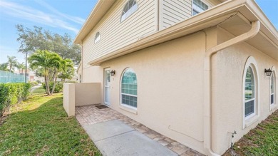 An amazing opportunity to live in an Antigua townhome in a - photo 4