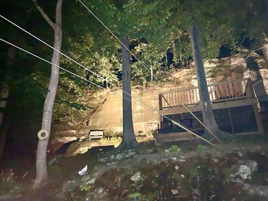 Cozy cottage located at Lake Malone !! This rare find has 3 - photo 12