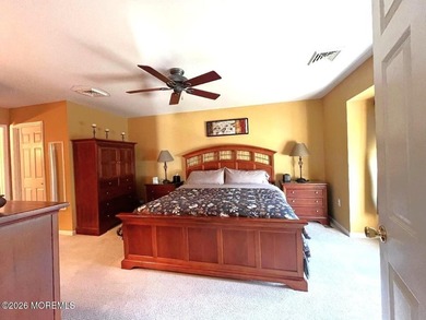 Your New Home awaits! Beautiful 5BR, 2.5 bath Home on a rare - photo 16