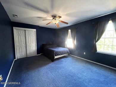 Your New Home awaits! Beautiful 5BR, 2.5 bath Home on a rare - photo 20