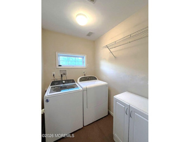 Your New Home awaits! Beautiful 5BR, 2.5 bath Home on a rare - photo 24