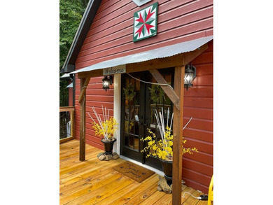 Cozy cottage located at Lake Malone !! This rare find has 3 - photo 31