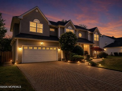 Your New Home awaits! Beautiful 5BR, 2.5 bath Home on a rare - photo 33
