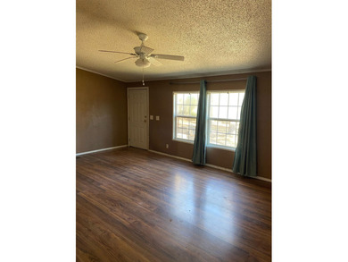Welcome to peaceful waterfront living. This spacious 4-bedroom - photo 4