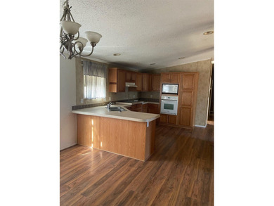 Welcome to peaceful waterfront living. This spacious 4-bedroom - photo 6
