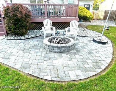 Your New Home awaits! Beautiful 5BR, 2.5 bath Home on a rare - photo 36