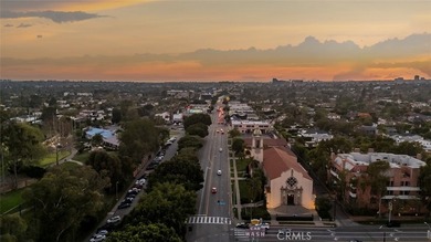 Embedded in the desirable, tree-lined streets of Los Angeles' - photo 44