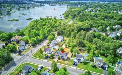 Your New Home awaits! Beautiful 5BR, 2.5 bath Home on a rare - photo 48