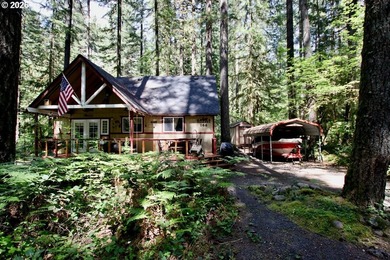 Welcome to this beautifully maintained and thoughtfully updated - photo 1