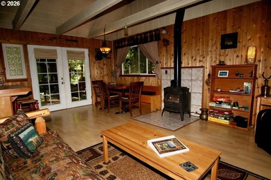 Welcome to this beautifully maintained and thoughtfully updated - photo 6