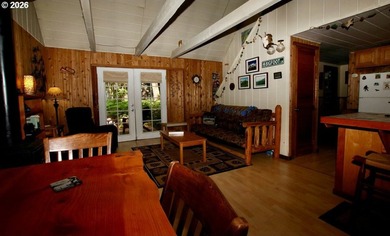 Welcome to this beautifully maintained and thoughtfully updated - photo 9