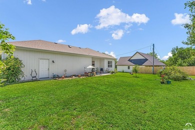 A beautifully designed ranch home located on a spacious lot in - photo 30