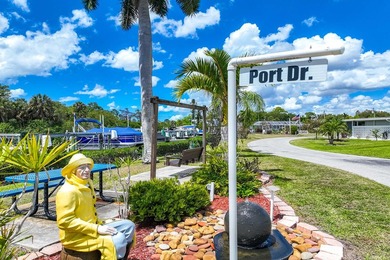 Welcome to Mariners Cove -- a true hidden gem in Estero - photo 2