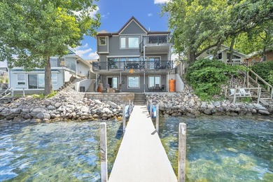 An amazing home on Smiths Bay on West Lake Okoboji! This - photo 1