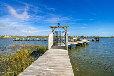 Welcome to a piece of paradise within the exclusive confines of - photo 8